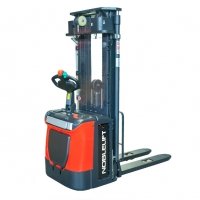 PS 12-20N全電動(dòng)常規(guī)型堆高車(chē)，諾力電動(dòng)堆高車(chē)