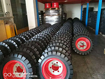 廈門市某糧油貿(mào)易有限公司采購(gòu)前進(jìn)牌實(shí)心輪胎