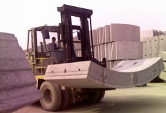 廈門市某建材有限公司采購(gòu)廈工叉車施工作業(yè)