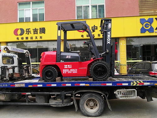 廈門(mén)某木業(yè)有限公司采購(gòu)廈工3.5噸內(nèi)燃叉車(chē)