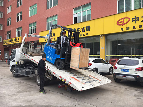 廈門電動叉車公司，銷售比亞迪電動叉車2.5噸一臺