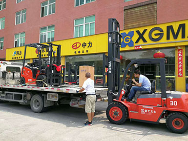 廈門(mén)市翔安區(qū)某蔬菜加工采購(gòu)廈工1.6噸電動(dòng)叉車(chē)