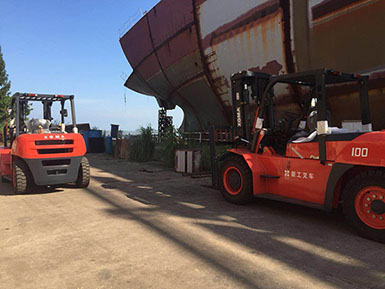 廈工5.0T叉車、10T叉車各一臺順利交車于馬尾船廠