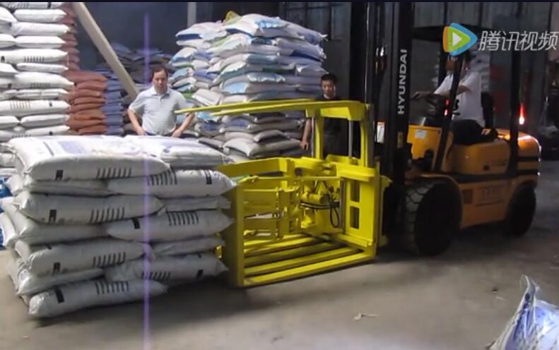 叉車屬具旋轉推出器